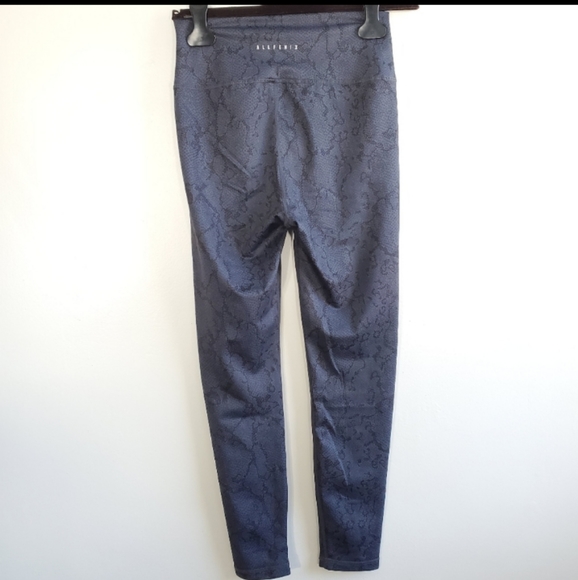🆕 All Fenix | Python Charcoal 7/8 Leggings Women's Size XS - Picture 9 of 12